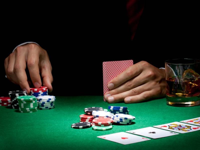 Poker : Keuntungan dan Kerugian Menjadi Pemain Poker Profesional