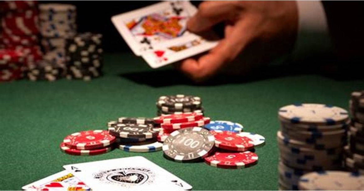 Dilema Poker: Bertaruh untuk Nyata atau Menggertak
